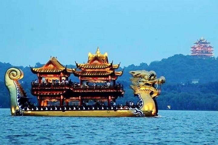 Half-Day Hangzhou West Lake Cruise and Lingyin Temple Private Tour photo 1