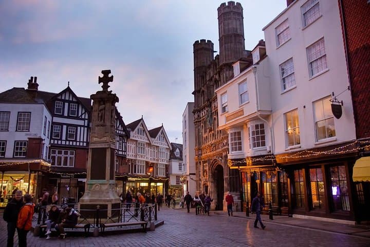 Christmas Day Coach Tour: Canterbury Cathedral Sung Eucharist, White Cliffs of Dover & Greenwich