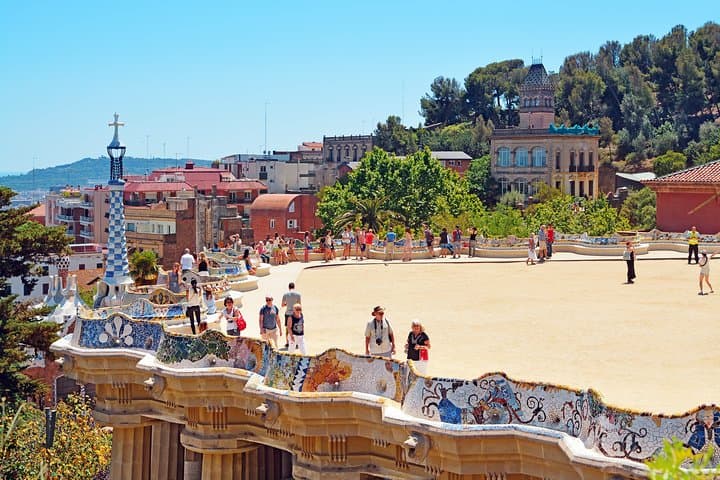 Park Güell Guided Tour: Skip-the-Line Tickets and City Views photo 3