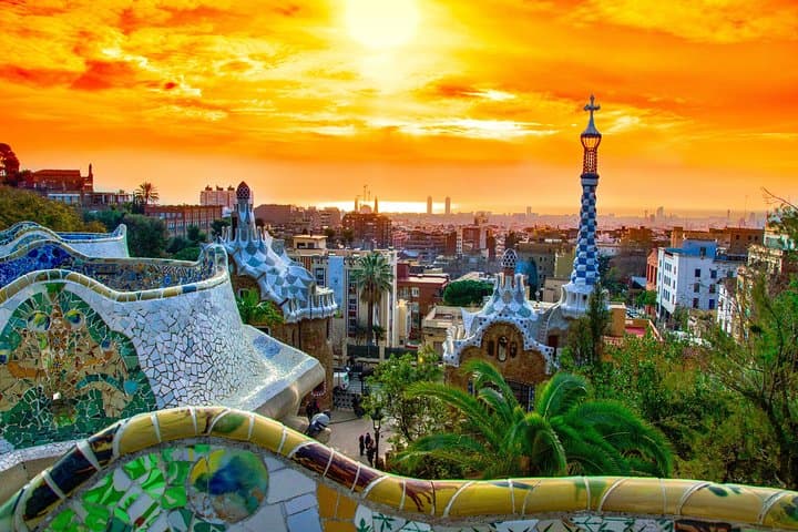 Park Güell Guided Tour: Skip-the-Line Tickets and City Views photo 5