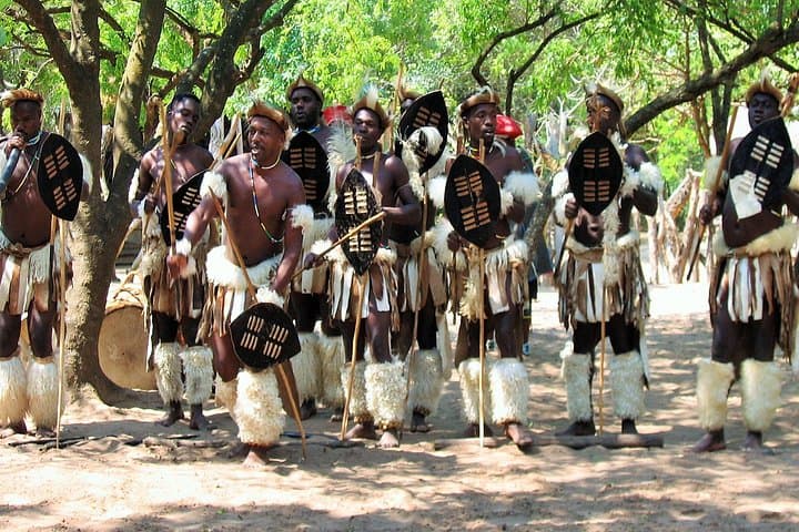 Maputo to Swaziland Cultural Day Trip: Mantenga Village, Waterfalls & Crafts