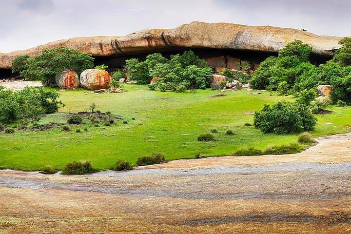 4-Day Victoria Falls & Hwange Safari Adventure: Falls, Zambezi Sunset & Hwange Game Drives