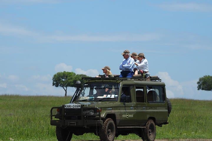 4-Day Serengeti, Ngorongoro & Lake Manyara Safari from Arusha photo 1