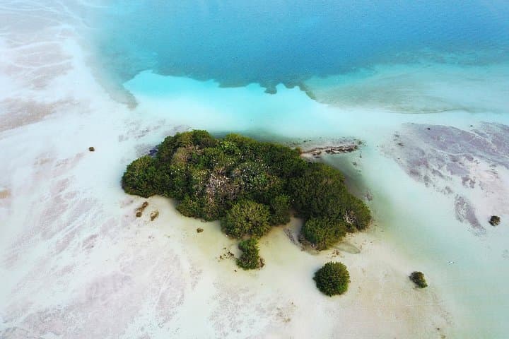 Sail Bacalar: Private Day on the Lagoon of Seven Colors photo 4