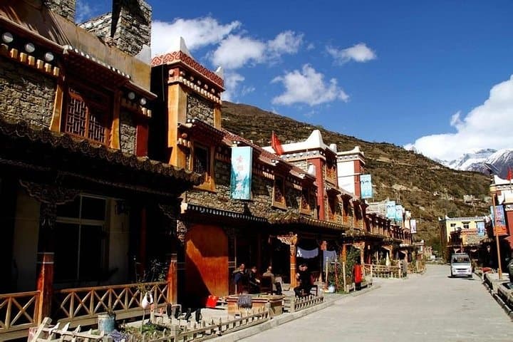 Chengdu to Yading: 8-Day Mount Siguniang, Danba & Yading Wilderness Tour photo 2