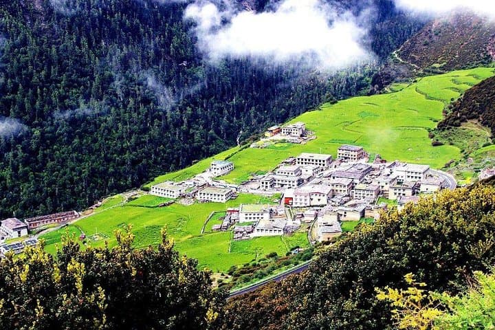 Chengdu to Yading: 8-Day Mount Siguniang, Danba & Yading Wilderness Tour photo 6