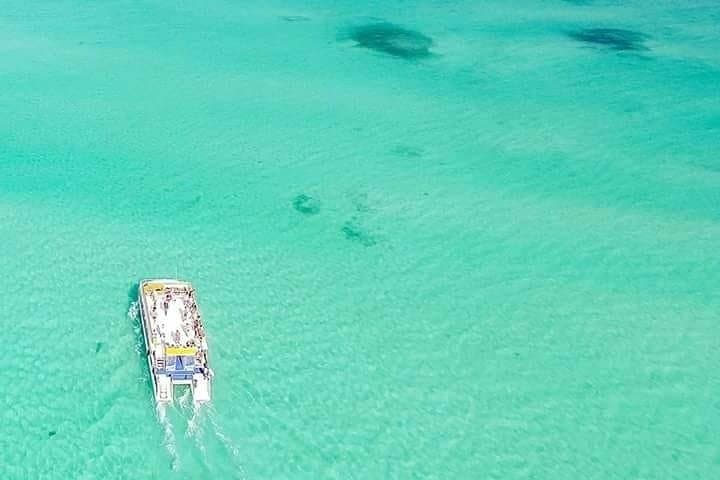 Catamaran to Isla Mujeres: Full-Day Snorkel, Party & Beach Club from Cancun photo 3