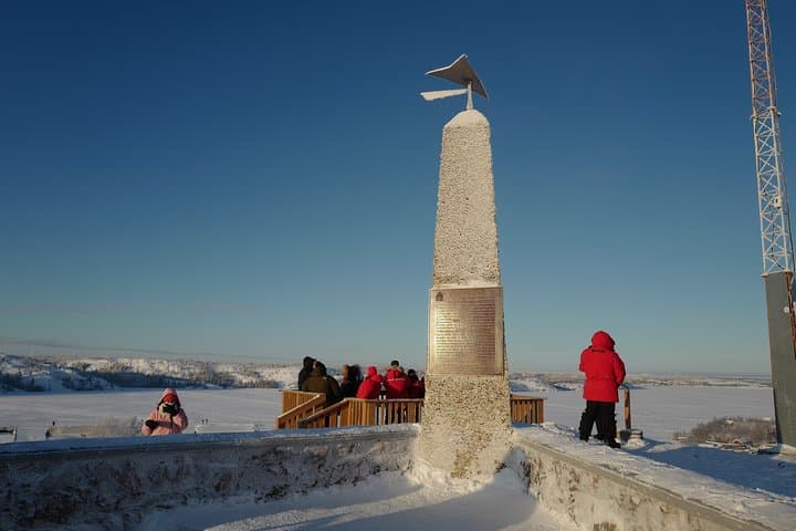 Yellowknife City Tour and Nature's North Wildlife Gallery: Explore Old Town, Legislative Assembly & Northern Wildlife photo 5