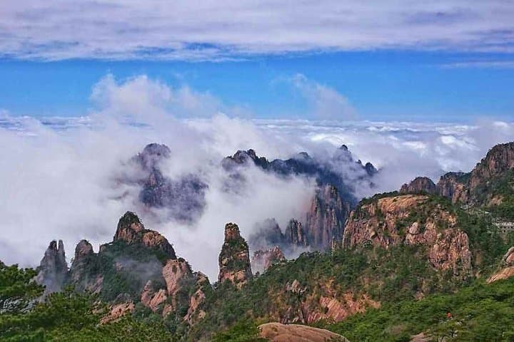 Huangshan Mountain & Tangmo Village: 2-Day Private Tour from Beijing photo 1