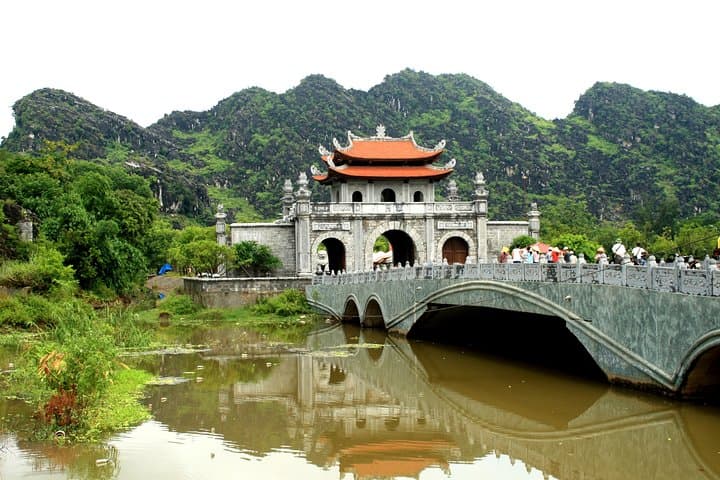 Ninh Binh Day Trip: Tam Coc, Mua Cave & Hoa Lu from Hanoi