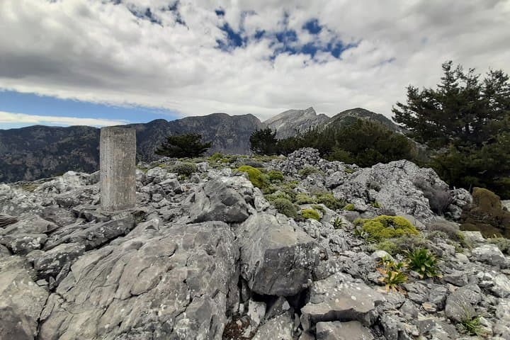 Agia Roumeli to Papoura Peak: Challenging Hike in Crete's White Mountains photo 6