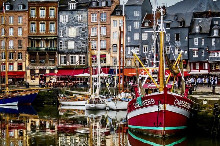 Full-Day Private Normandy Tour: Rouen, Honfleur & Deauville from Paris