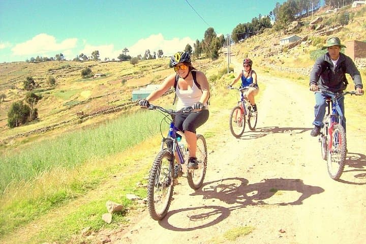 Mountain Biking Lake Titicaca: Puno Shoreline Ride & Uros Islands photo 4