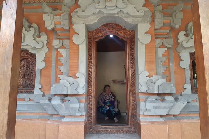 Balinese Healing and Tirta Empul: Temple Purification, Coffee, and Tegenungan Waterfall photo 4