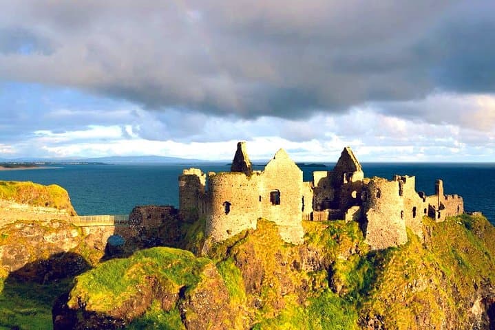 Giants Causeway & Belfast Private Shore Excursion: Day Trip to Northern Ireland’s Coastal Icons photo 2
