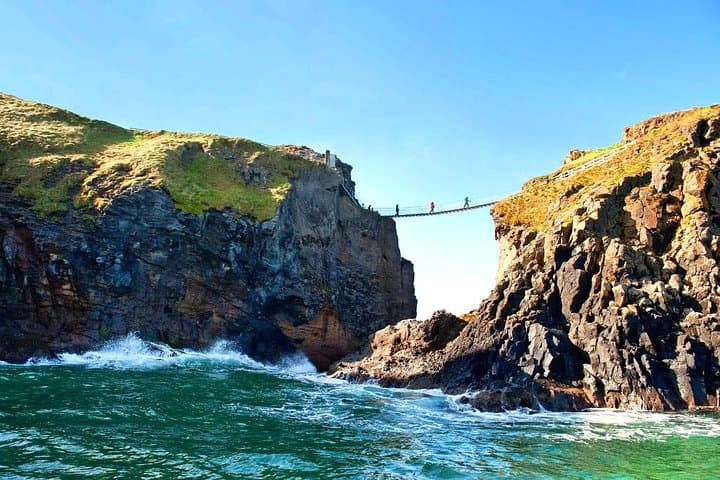 Giants Causeway & Belfast Private Shore Excursion: Day Trip to Northern Ireland’s Coastal Icons photo 5