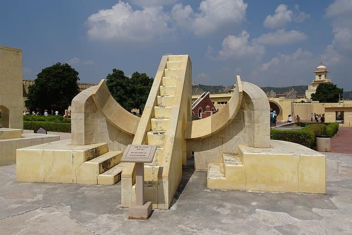 Full-Day Private Jaipur Sightseeing from Delhi: Amber Fort, City Palace & Jantar Mantar