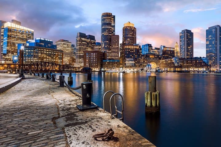 Private Boston Photo Shoot: Capture Iconic Landmarks & Hidden Urban Gems