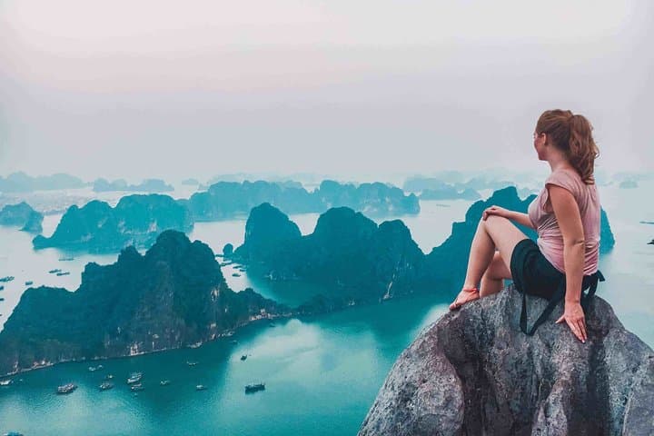 5-Day Hanoi to Halong Bay: Tam Coc, Hoa Lu & Halong Bay Cruise