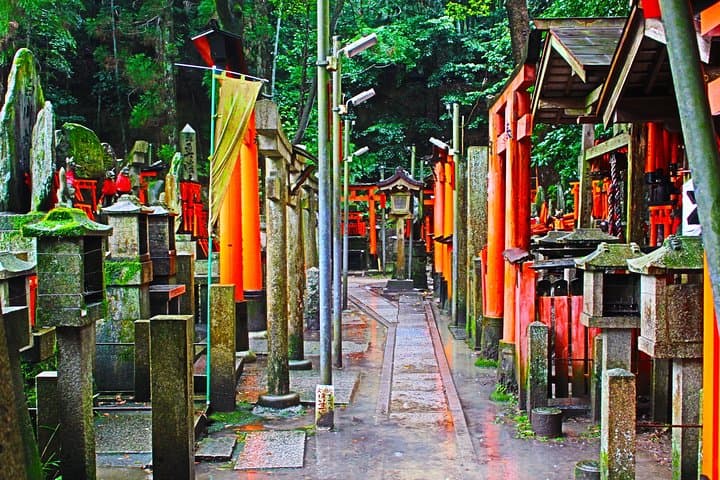 Fushimi Inari Shrine Audio Tour: Walk the 1,000 Torii Gates in Kyoto photo 2