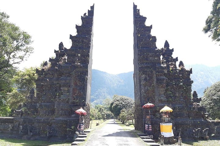 North Bali Instagram Full-Day Tour: Handara Gate, Ulun Danu & Hidden Waterfalls photo 5
