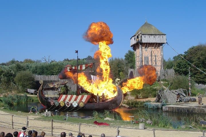 Day Trip from Paris to Le Puy du Fou: Transport and 1-Day Ticket for Grand Historical Shows