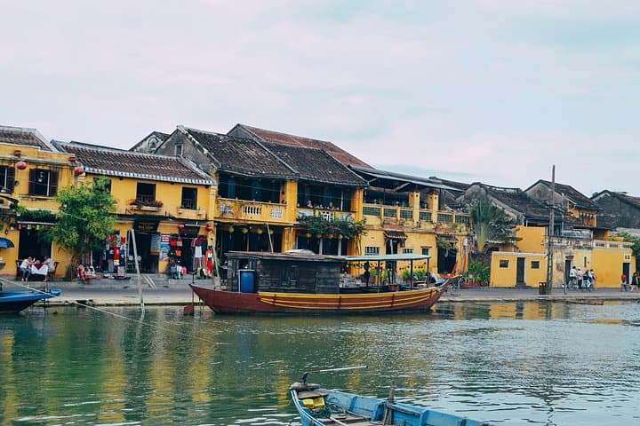 Marble Mountains and Hoi An Day Tour: Caves, Pagodas & Ancient Streets photo 5