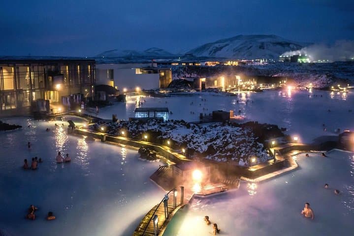 Blue Lagoon: Unique Icelandic Hot Spring Bathing Experience photo 4