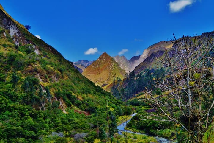 Quilotoa Loop: 2-Day Crater Hike & Andean Village Trek photo 3