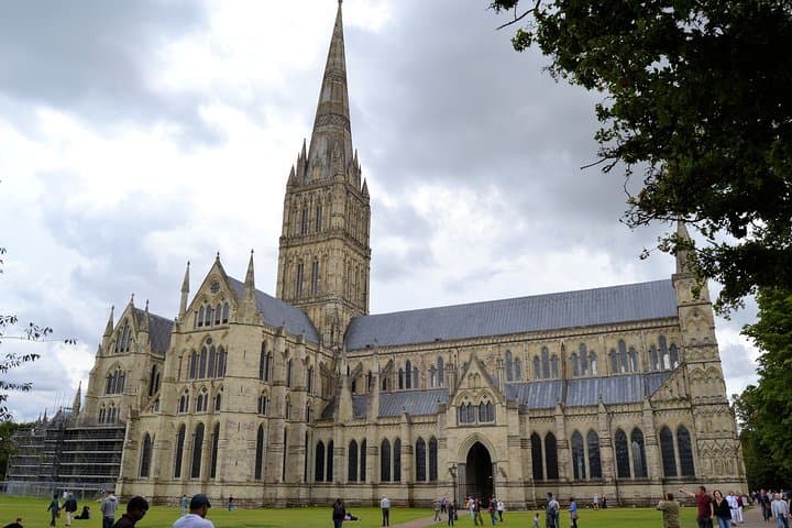 Windsor, Stonehenge & Salisbury Private Day Tour from London photo 6
