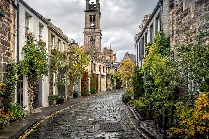 Half-Day Edinburgh Walking Tour: Royal Mile, Castle & City Sights