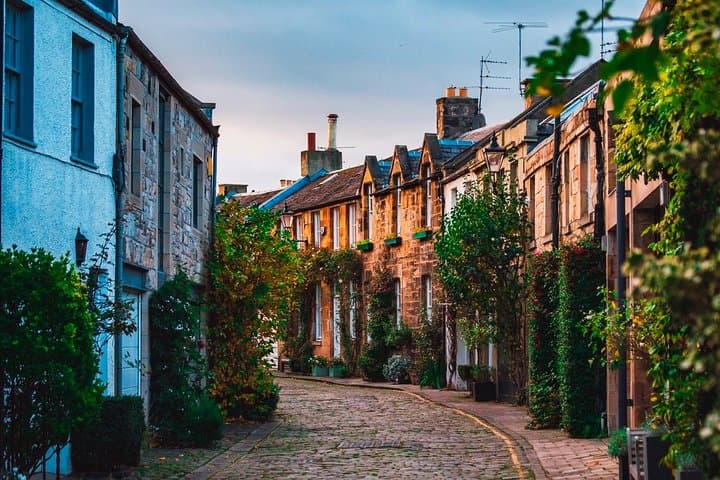 Half-Day Edinburgh Walking Tour: Royal Mile, Castle & City Sights photo 2