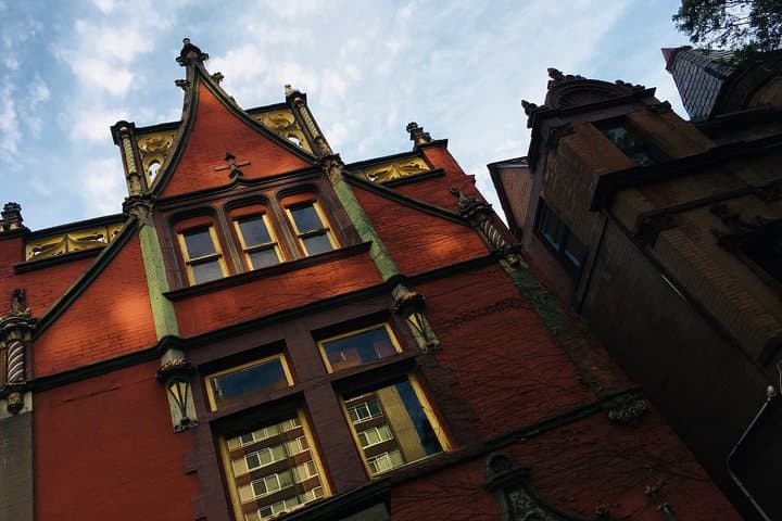 Old Louisville Ghost Tour: Historic Victorian Mansions & Haunted Walk at 4th and Ormsby