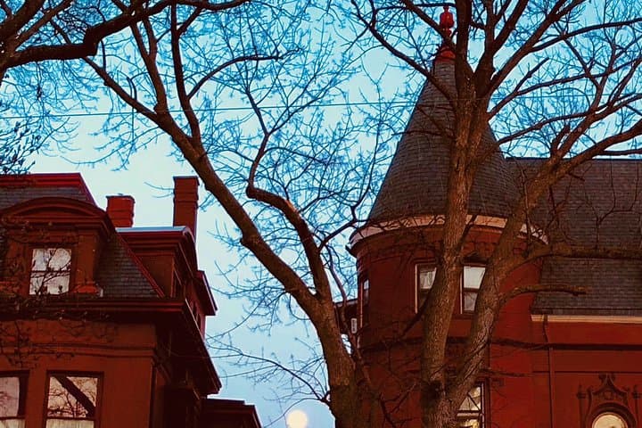 Old Louisville Ghost Tour: Historic Victorian Mansions & Haunted Walk at 4th and Ormsby photo 2