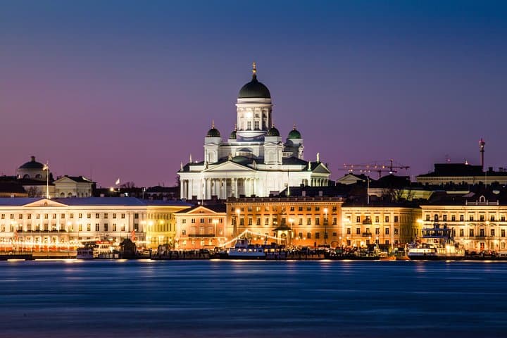 private-photographer-helsinki-photo-shoot-urban-locations