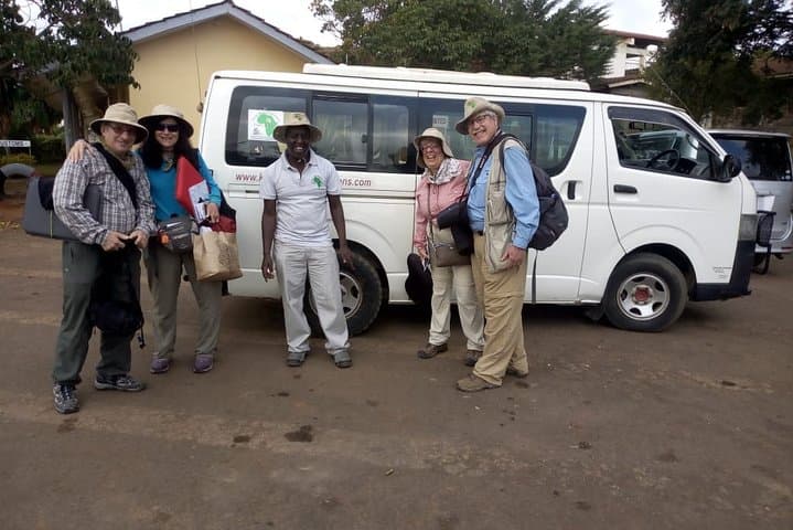 7-day-maasai-mara-nakuru-naivasha-amboseli-budget-group-safari photo 3