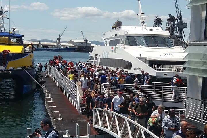 Robben Island Ferry & Bo-Kaap: A Cape Town History and City Tour