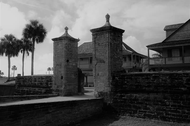 St. Augustine Afterlife: 10:30pm Shadows of the Supernatural Walking Tour photo 2