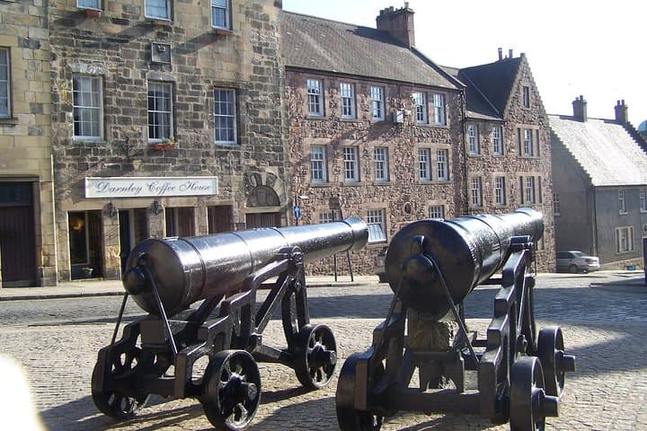 Stirling Castle and Old Town Secrets — Private 3-Hour Guided Tour photo 4