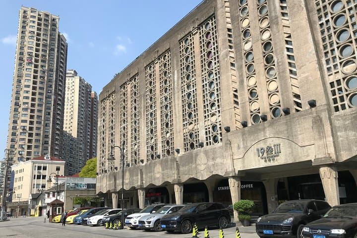 Private Shanghai Historical Tour and Huangpu River Cruise — Oriental Pearl, Jade Buddha & Jewish Refugees Museum