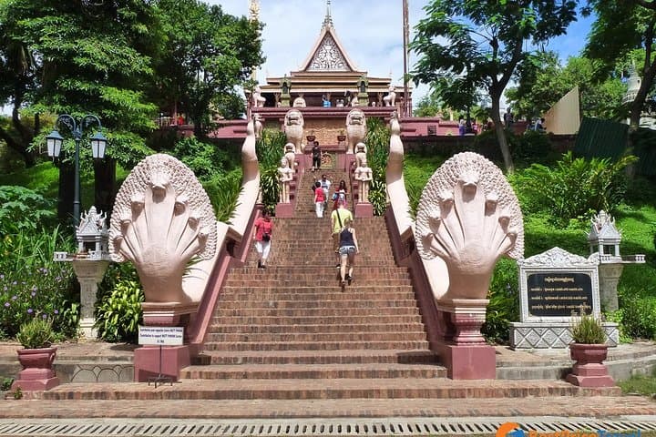 6-Day Phnom Penh to Siem Reap — Angkor, Tonle Sap & Phnom Penh Highlights photo 5