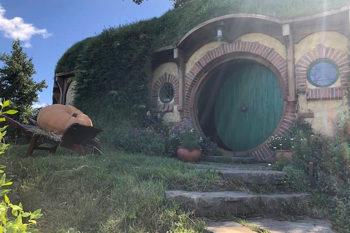 Hobbiton Movie Set Day Trip from Auckland — Guided Tour & Practical Tips photo 5