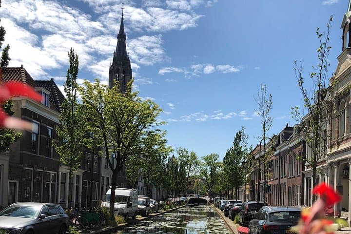 Cycle Delft: Guided Cultural Bike Tour Through Historic Canals and Courtyards photo 4