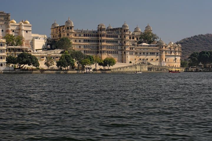 Udaipur in a Day: Private City Palace, Lake Pichola & Monsoon Palace Tour photo 2