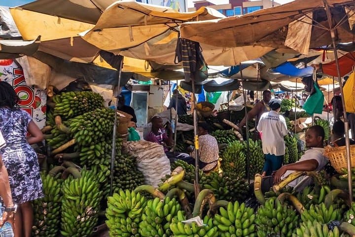 3-Hour Kampala Walking Tour: Old Taxi Park, Markets & Gaddafi Mosque photo 5