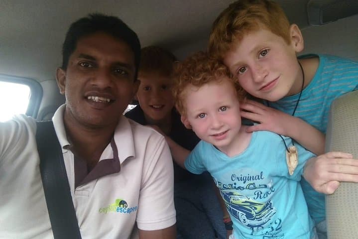 Sri Lanka Private Car & English-Speaking Driver — 5–7 Day Flexi Tour (750 km)