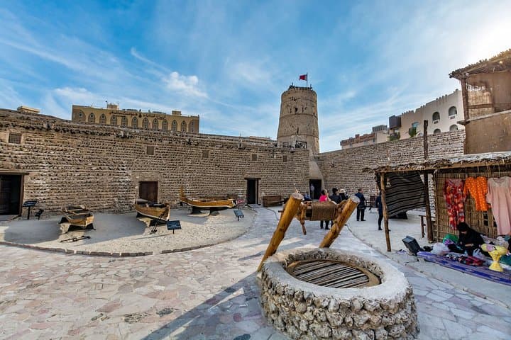 Half-Day Dubai Classic City Tour: Jumeirah, Al Fahidi & Abra Ride