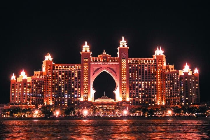 Dubai by Night: Downtown Lights, Souk Madinat and Dinner at Atlantis the Palm