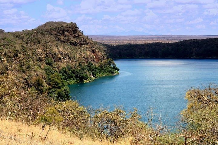 Paddling Lake Duluti: Private Arusha Crater Lake Canoe Tour with Lunch photo 4