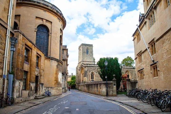 Oxford University Walking Tour — Socially Distanced Student-Guided History Walk photo 6